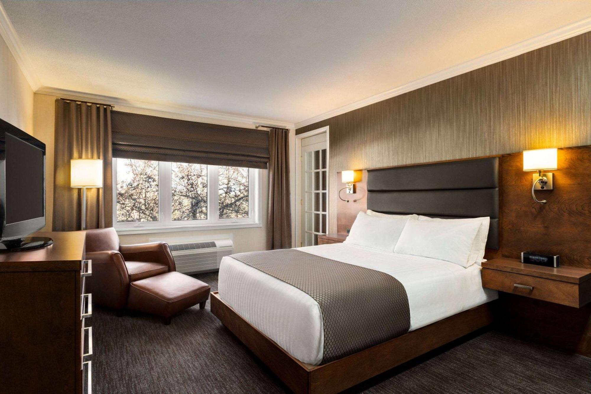 Atlantic Host Hotel, Trademark Collection By Wyndham Батерст Экстерьер фото