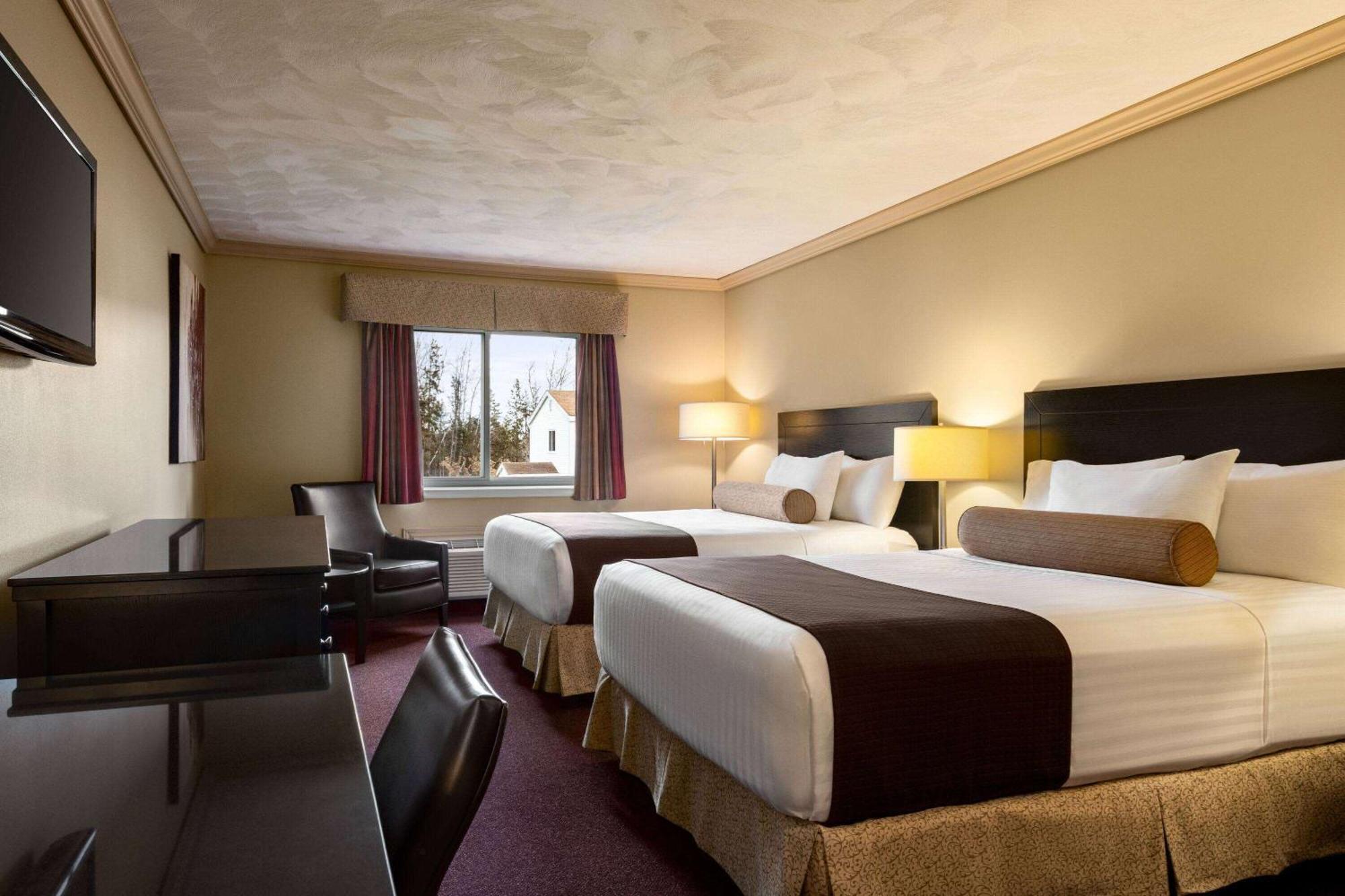 Atlantic Host Hotel, Trademark Collection By Wyndham Батерст Экстерьер фото